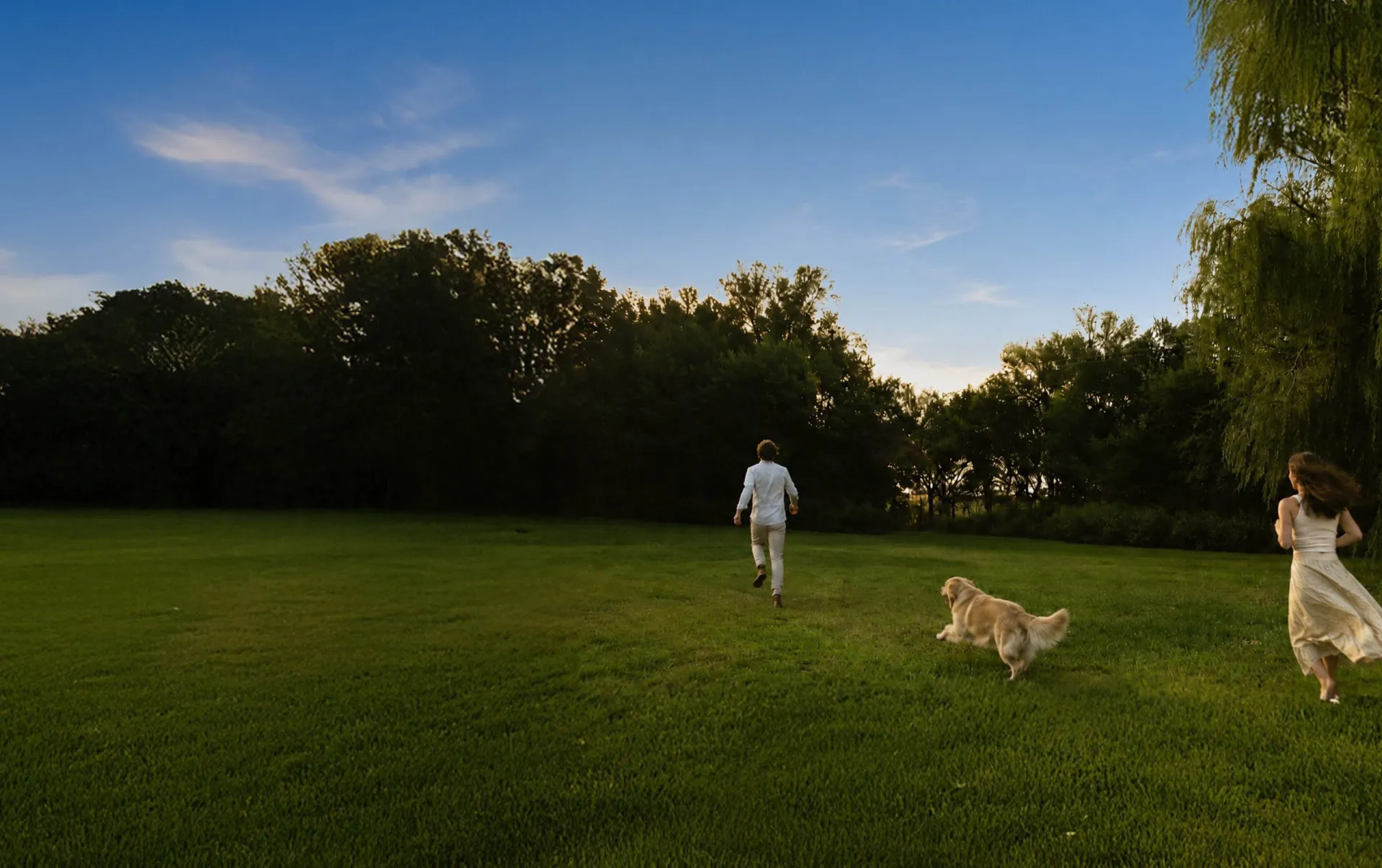 Walnut Creek Towns lifestyle — couple with dog enjoying community parks in East Gwillimbury